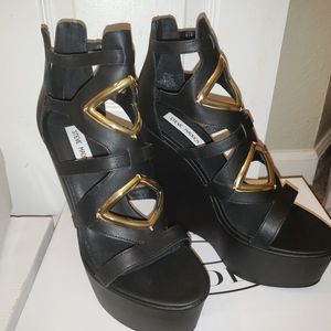 New Steve Madden Wedges